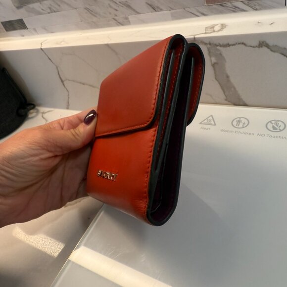 Bvlgari Serpenti Forever Tri-fold Wallet, Leather, Women's, Red - Picture 5 of 10